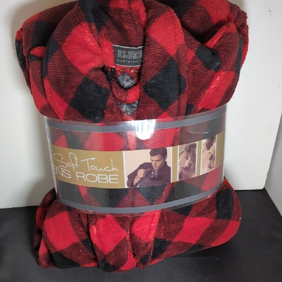 Blue Star Red and Black Plaid Men's Robe - Picture 1 of 2